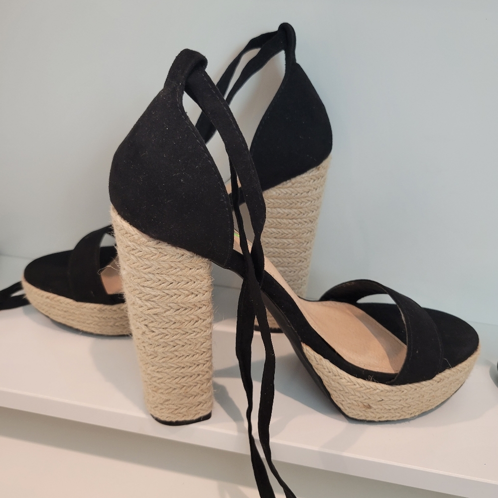 High sandals - Picture 3 of 6